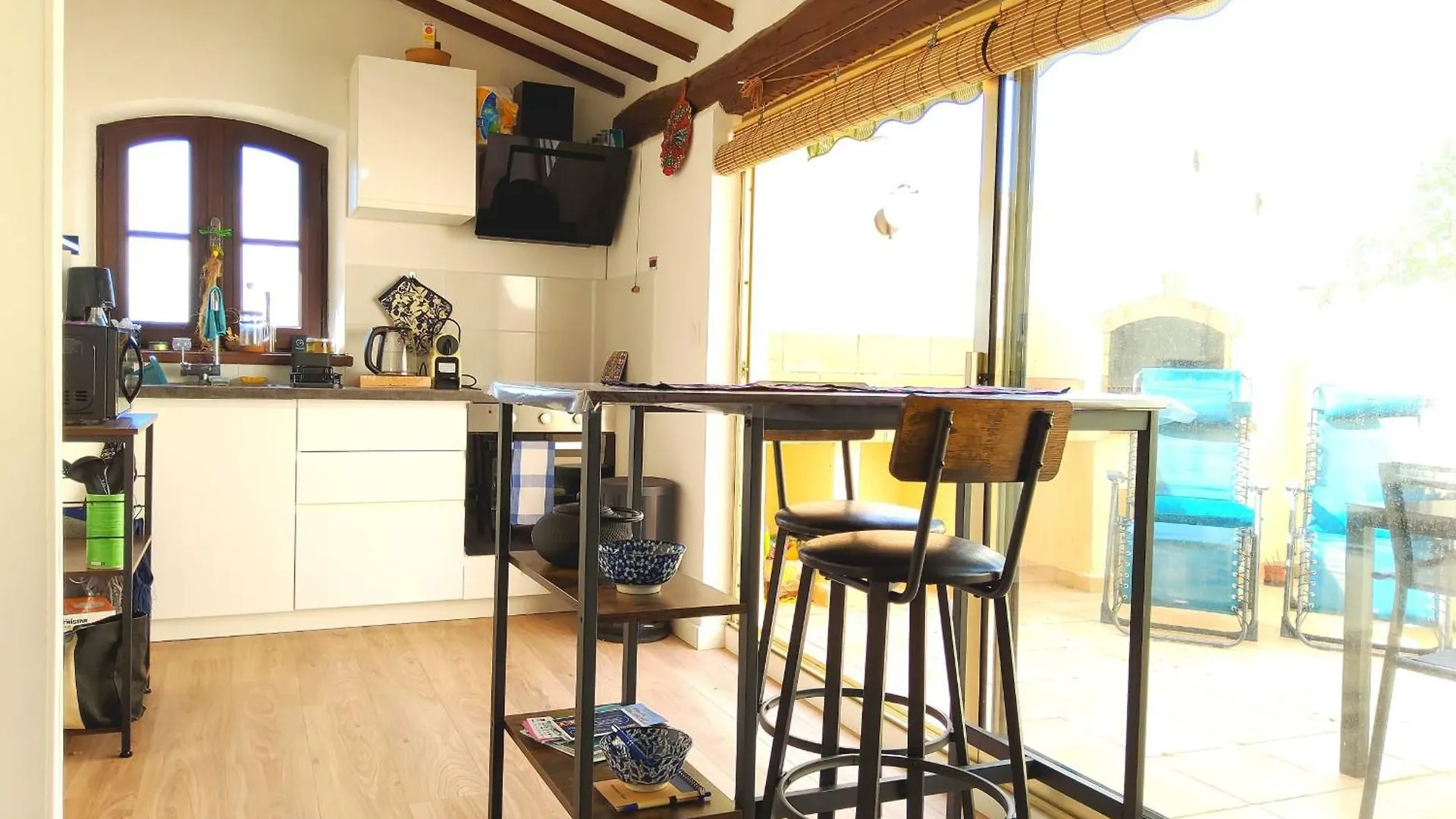 Bright T2 Near City Center Frejus